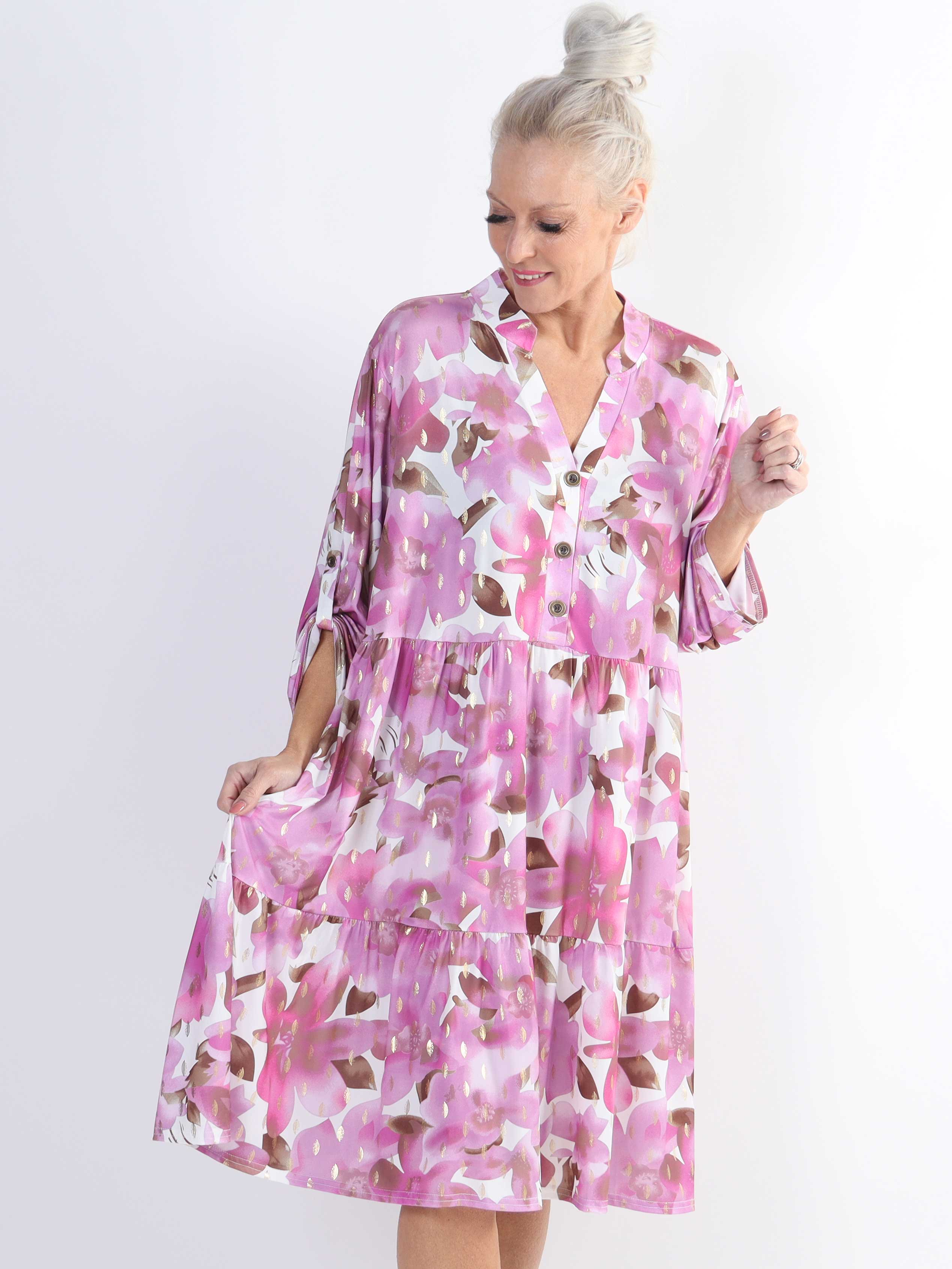 Milano Flower Midi - Plus size kjole med blomsterprint og lag på lag look